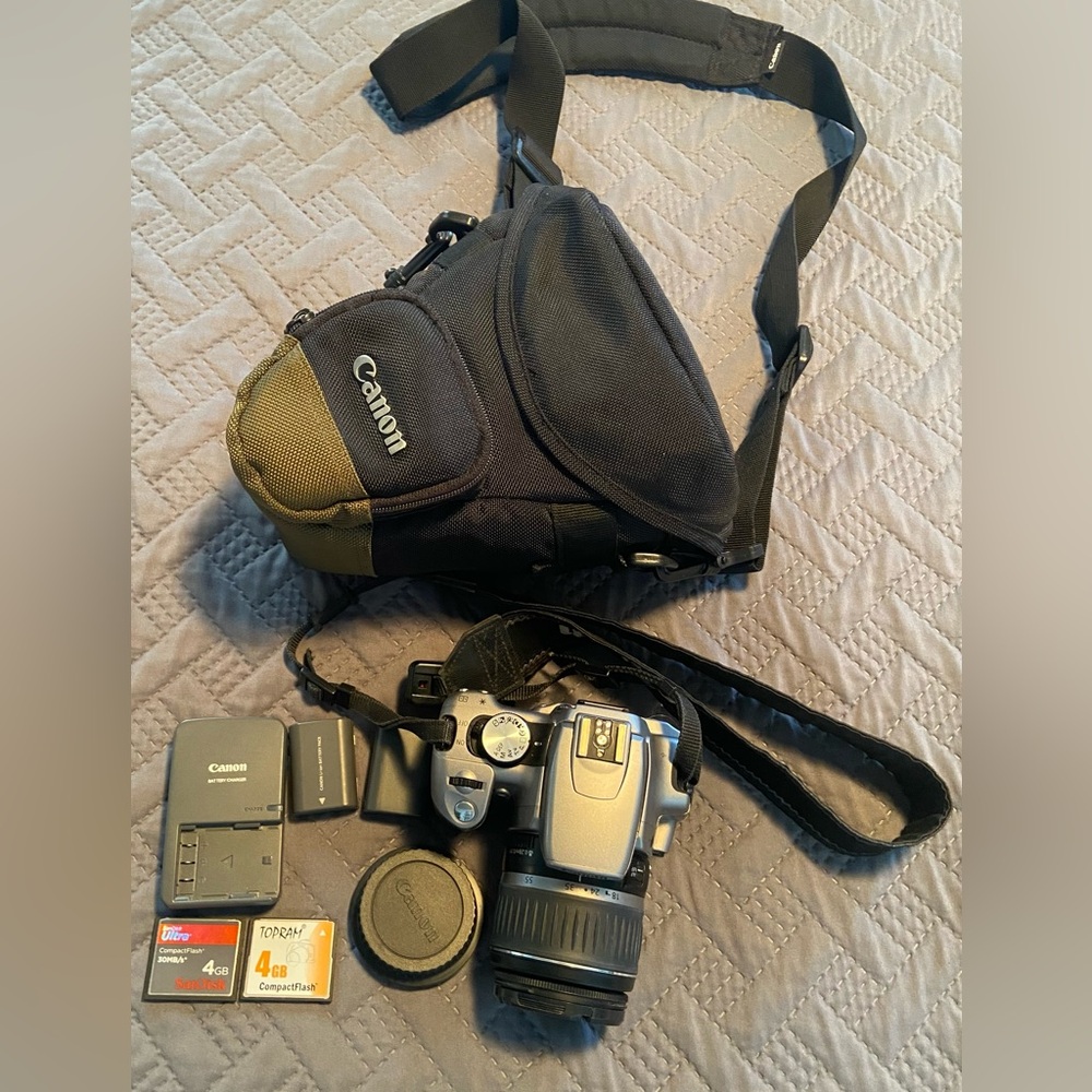 CANON EOS - Digital Rebel DS6041 DSLR Camera W/ Lens / 8.0 Megapixel